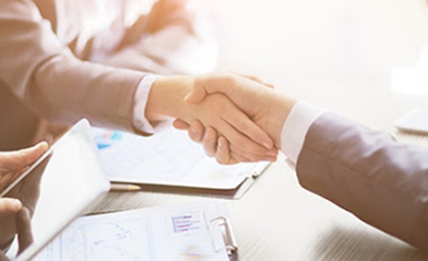 Two person Hand Shaking